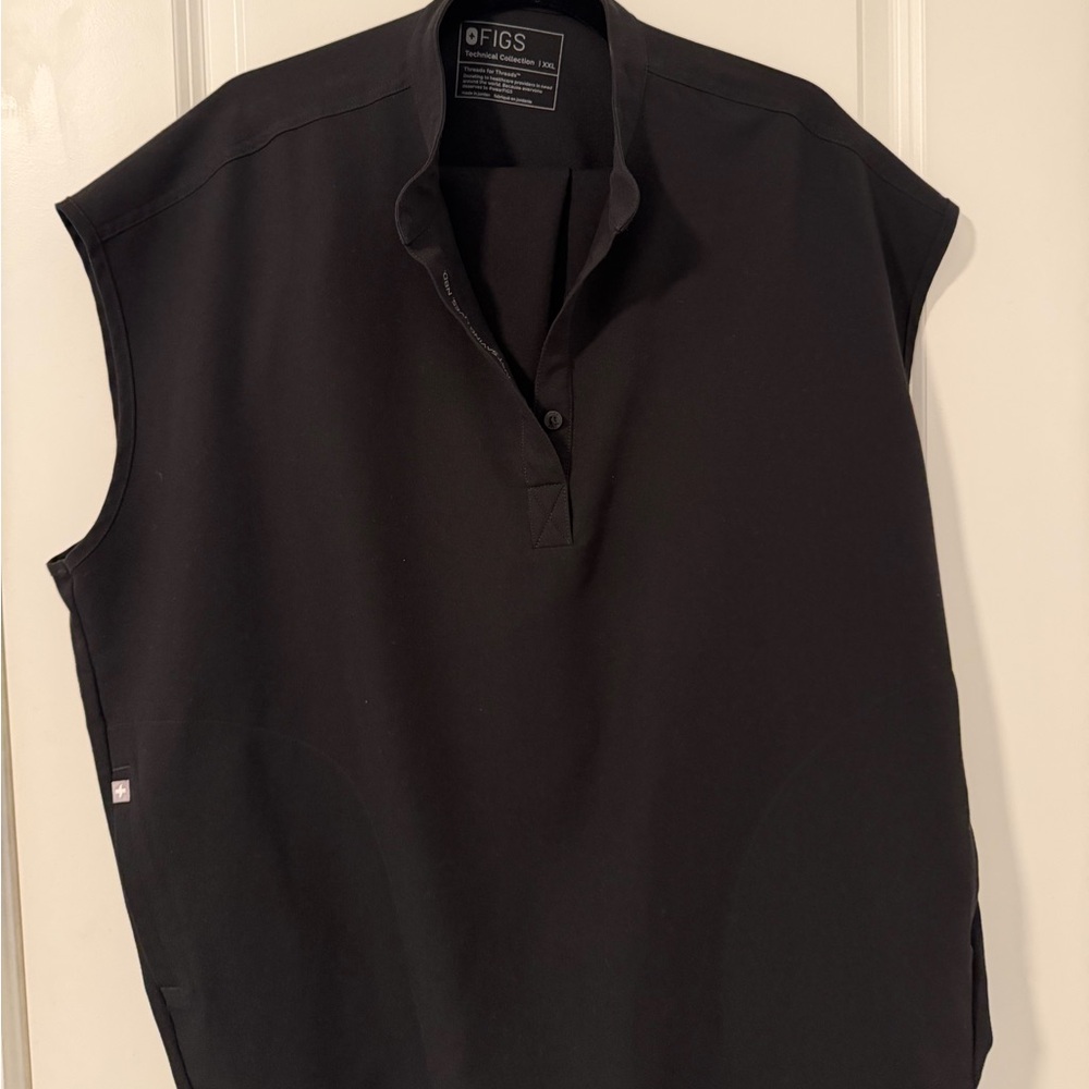 FIGS Black Scrub Set